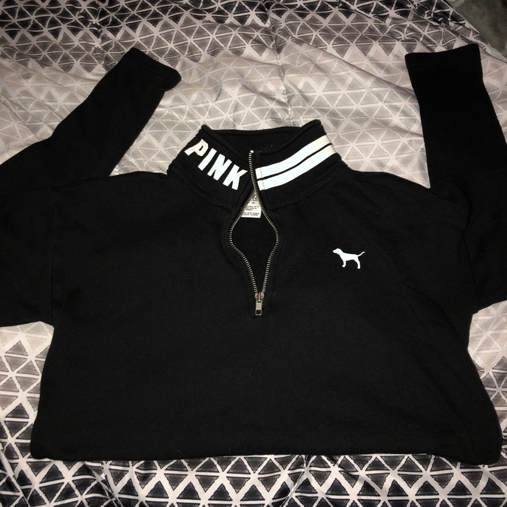Vs pink pull over